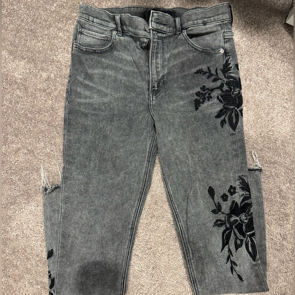 Express Black Floral Women's Cropped Jeans